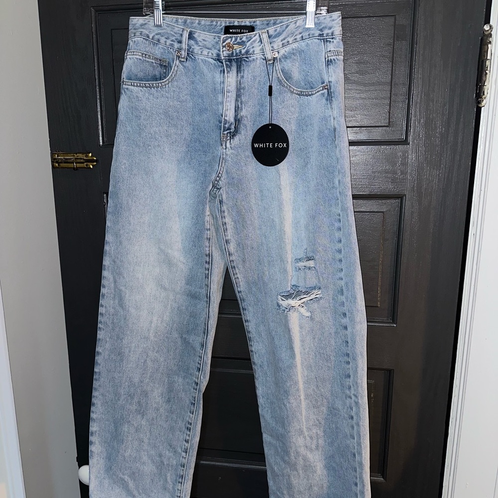 White Fox Boutique No Longer Yours Low Rise Straight Leg Jeans Vintage Mid Blue